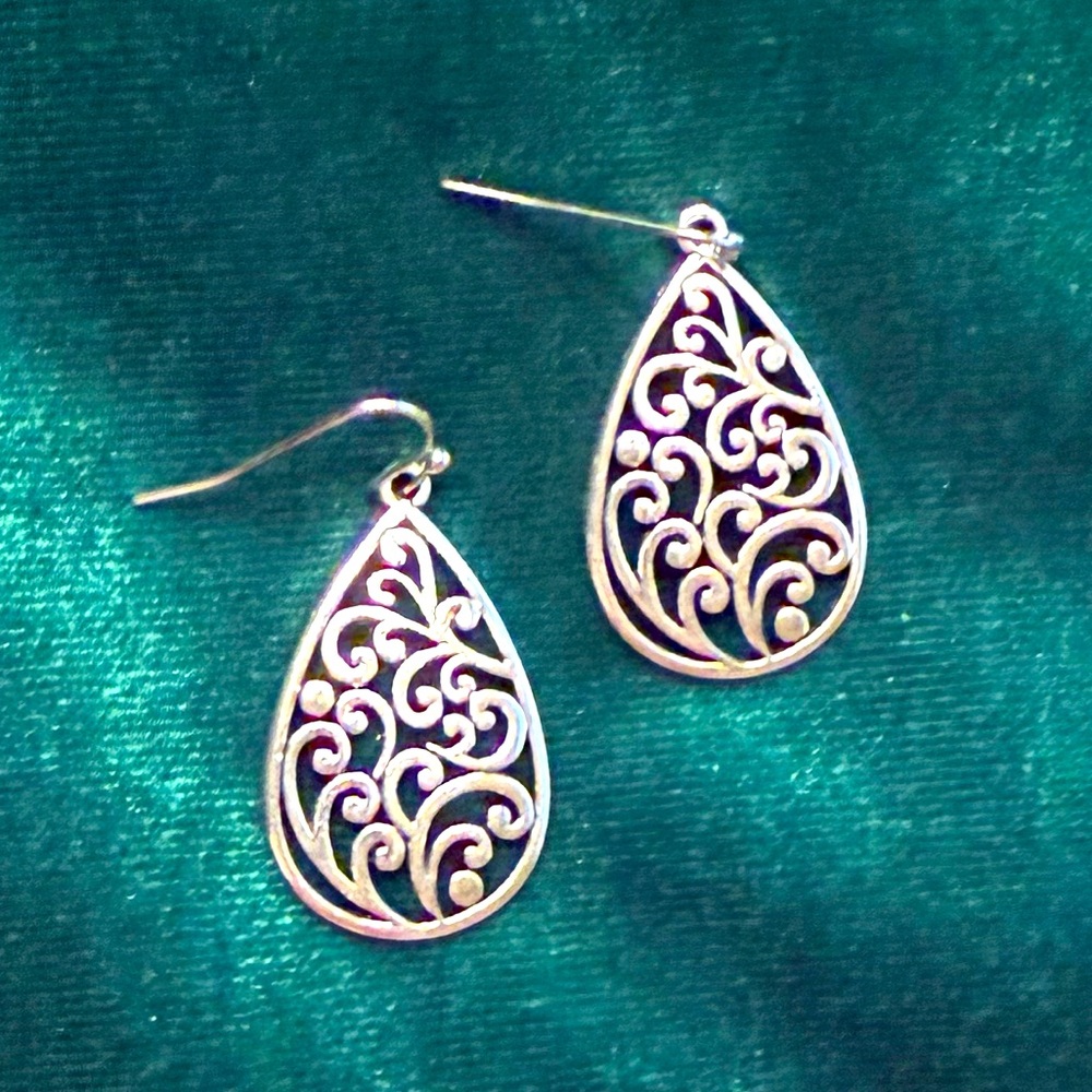 Gold Teardrop Filigree Earrings